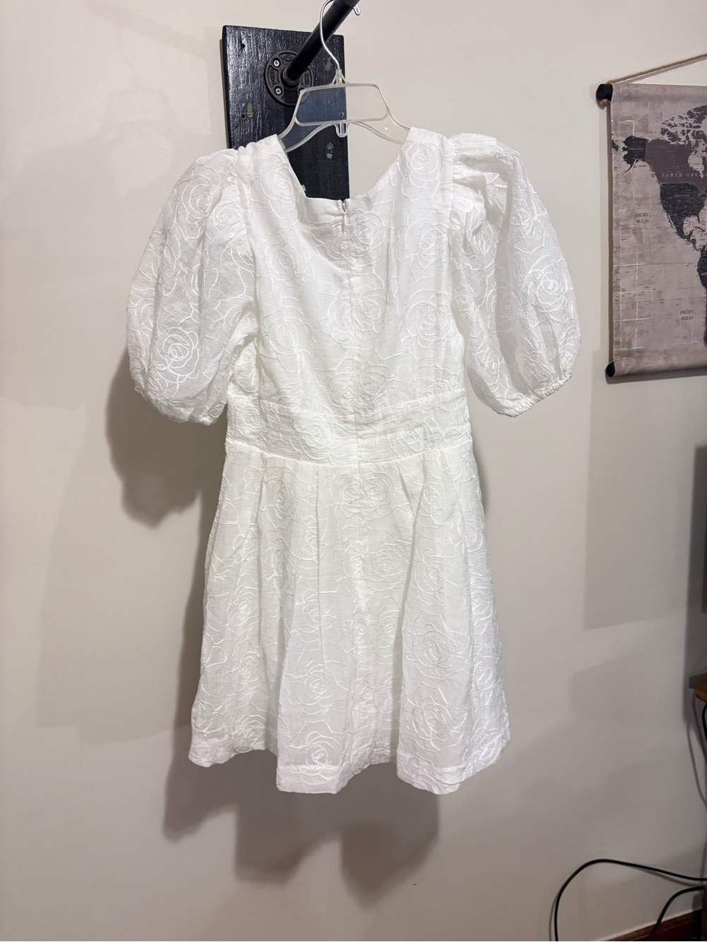 Storia White Rose Embroidered Puff Sleeve Mini Dress